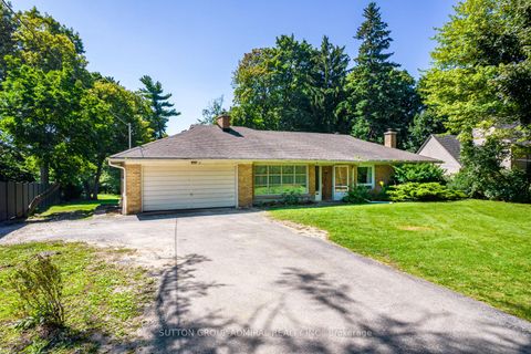 Photo 1 at 15 Bellehaven Crescent, Scarborough Village, Toronto