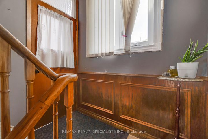 Photo 22 at 8 Malcolm Crescent, Central Park, Brampton