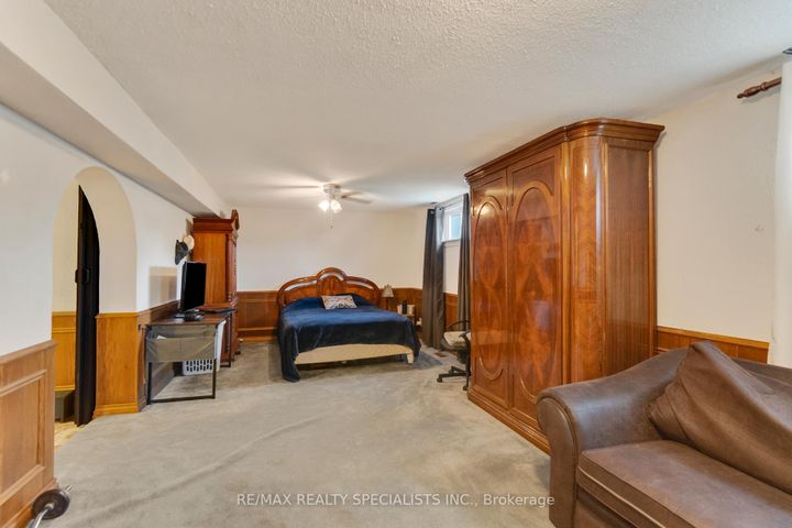 Photo 29 at 8 Malcolm Crescent, Central Park, Brampton