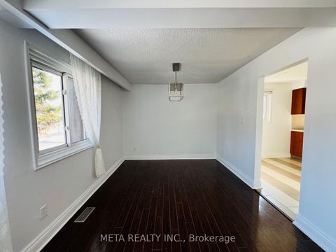 Photo 10 at 143 Silas Hill Drive, Don Valley Village, Toronto