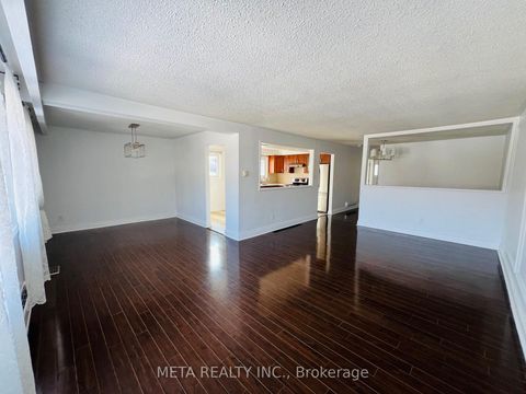 Photo 11 at 143 Silas Hill Drive, Don Valley Village, Toronto