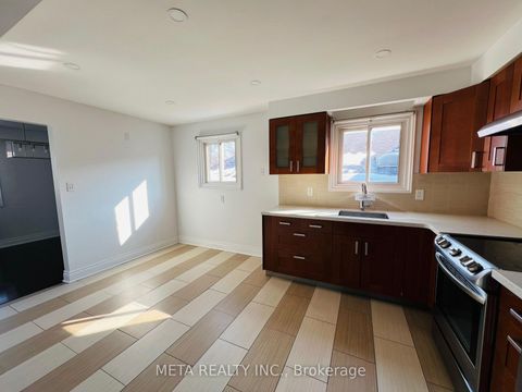 Photo 13 at 143 Silas Hill Drive, Don Valley Village, Toronto