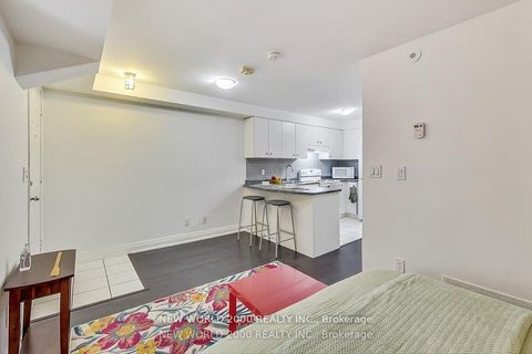 Photo 7 at 151 - 415 Jarvis Street, South St. James Town, Toronto