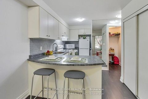 Photo 11 at 151 - 415 Jarvis Street, South St. James Town, Toronto