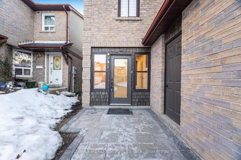 Photo 3 at 42 Frontier Pt Way, Malvern, Toronto