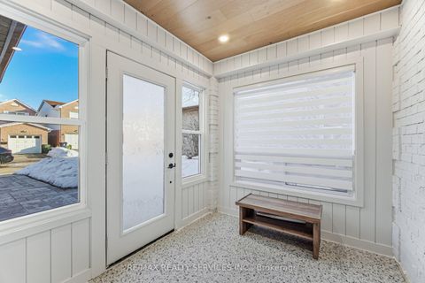 Photo 4 at 42 Frontier Pt Way, Malvern, Toronto