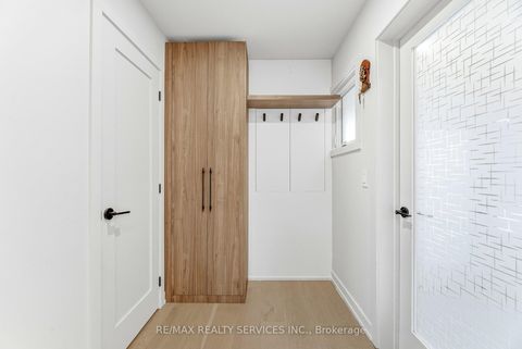 Photo 6 at 42 Frontier Pt Way, Malvern, Toronto