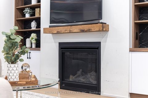 Photo 9 at 42 Frontier Pt Way, Malvern, Toronto