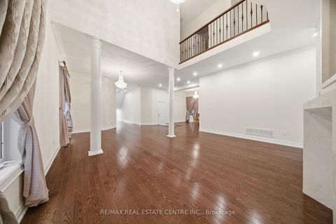 Photo 10 at 3290 Erin Centre Boulevard, Churchill Meadows, Mississauga