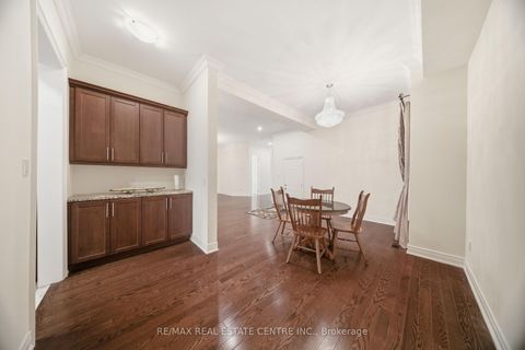 Photo 11 at 3290 Erin Centre Boulevard, Churchill Meadows, Mississauga