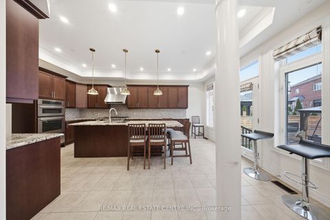 Photo 13 at 3290 Erin Centre Boulevard, Churchill Meadows, Mississauga