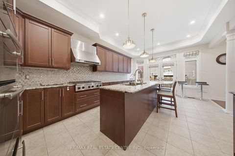 Photo 15 at 3290 Erin Centre Boulevard, Churchill Meadows, Mississauga