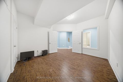 Photo 21 at 3290 Erin Centre Boulevard, Churchill Meadows, Mississauga