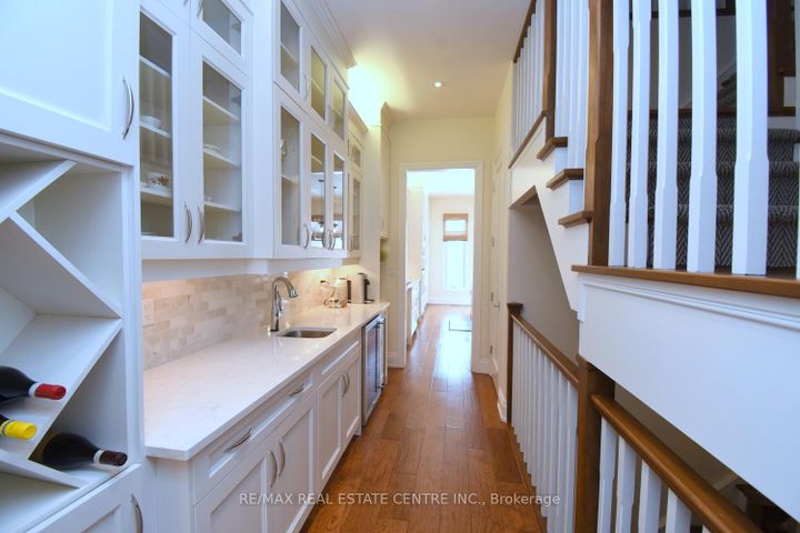 Photo 13 at 211 Tollgate Drive, Ancaster, Hamilton