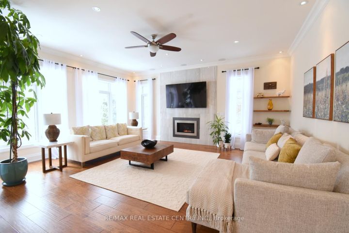 Photo 15 at 211 Tollgate Drive, Ancaster, Hamilton