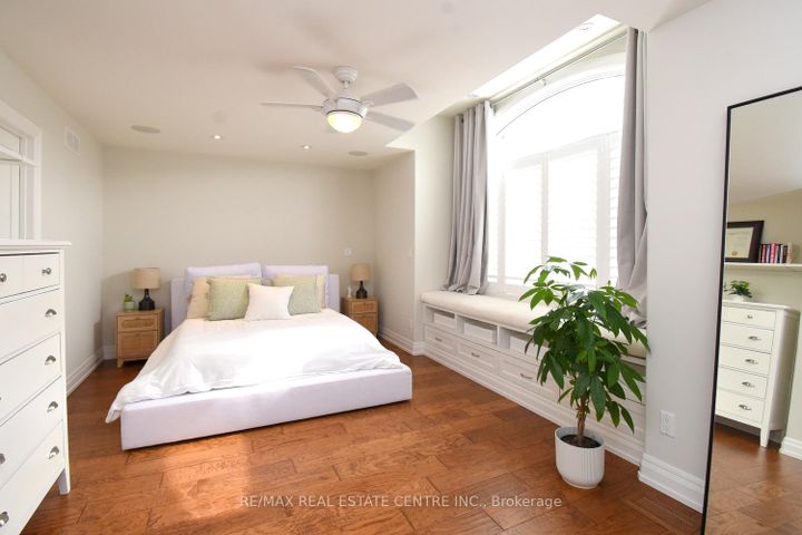 Photo 31 at 211 Tollgate Drive, Ancaster, Hamilton