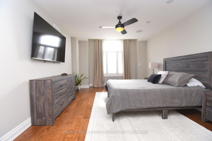 Photo 33 at 211 Tollgate Drive, Ancaster, Hamilton