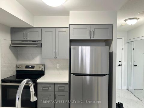 Photo 2 at 529 - 700 Humberwood Boulevard, Clairville, Toronto