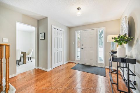 Photo 3 at 40 Stonemanse Court, Woburn, Toronto