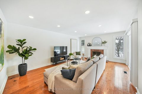 Photo 9 at 40 Stonemanse Court, Woburn, Toronto