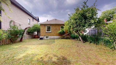 Photo 6 at 37 Davies Crescent, East York, Toronto