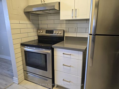 Photo 12 at 1004 - 1455 Lawrence Avenue W, Amesbury, Toronto