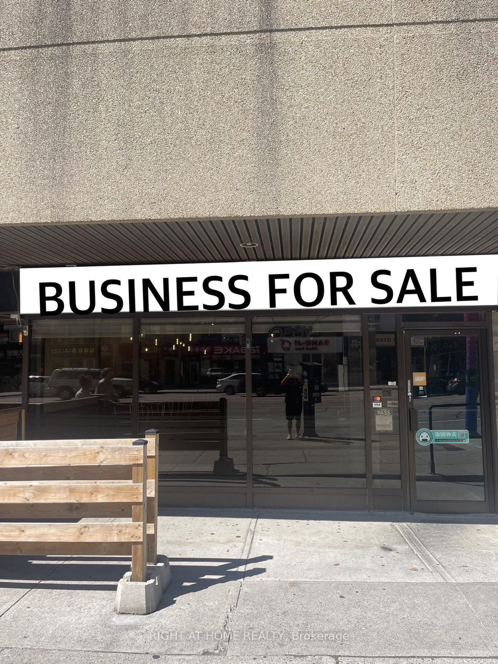 102 - 5460 Yonge Street, Willowdale West, Toronto photo number 2