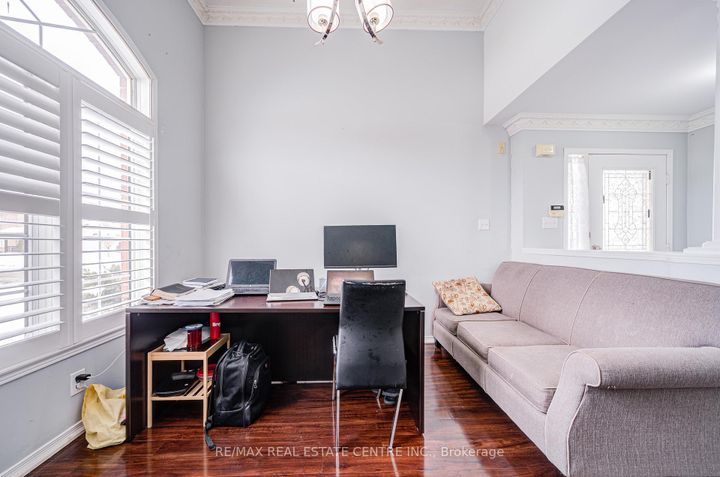 Photo 7 at 2 Gecko Court, Wellington, Brampton