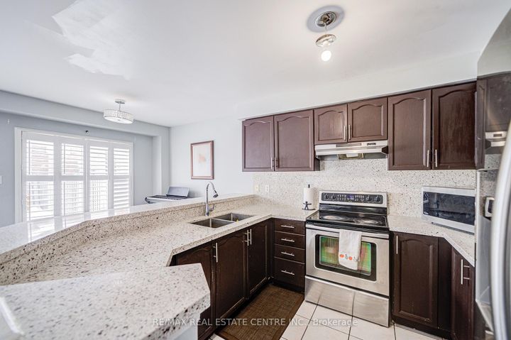 Photo 15 at 2 Gecko Court, Wellington, Brampton