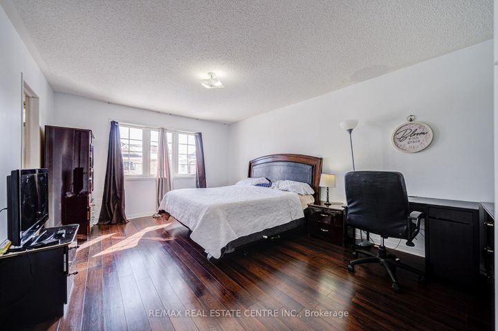 Photo 17 at 2 Gecko Court, Wellington, Brampton