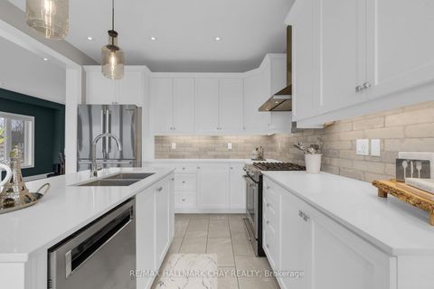 Photo 4 at 18 Cypress Point Street, Ardagh, Barrie