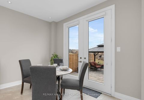 Photo 8 at 18 Cypress Point Street, Ardagh, Barrie