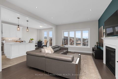 Photo 10 at 18 Cypress Point Street, Ardagh, Barrie