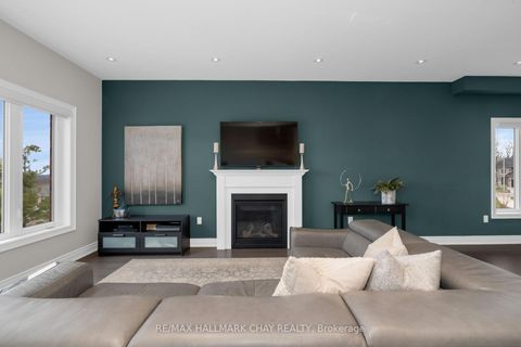 Photo 12 at 18 Cypress Point Street, Ardagh, Barrie