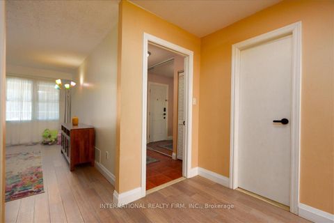 Photo 4 at 1029 Zante Crescent, Clarkson, Mississauga