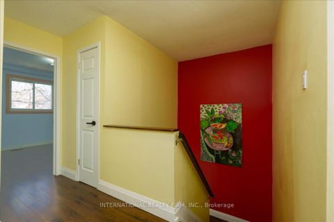 Photo 10 at 1029 Zante Crescent, Clarkson, Mississauga