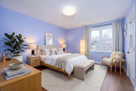 Photo 12 at 1029 Zante Crescent, Clarkson, Mississauga