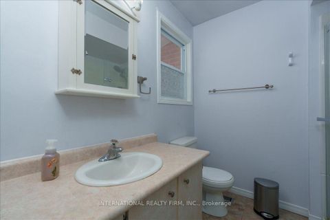 Photo 13 at 1029 Zante Crescent, Clarkson, Mississauga