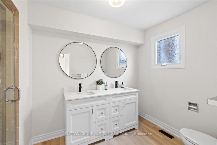 Photo 14 at 37 Brandy Crescent, East Woodbridge, Vaughan