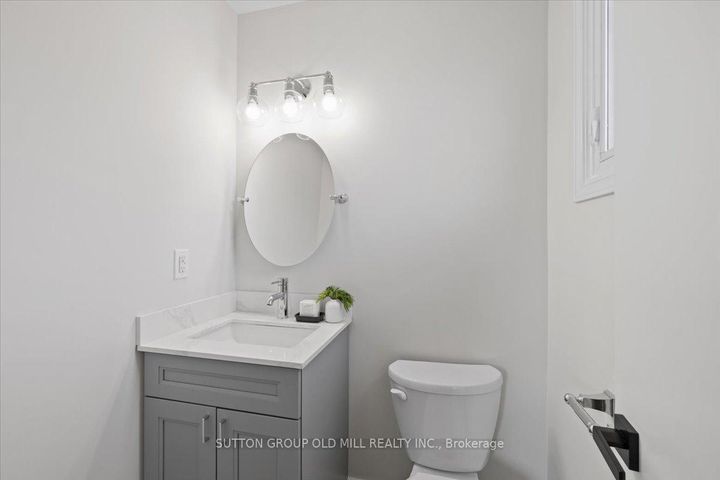 Photo 17 at 37 Brandy Crescent, East Woodbridge, Vaughan