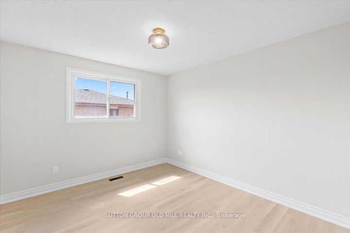 Photo 20 at 37 Brandy Crescent, East Woodbridge, Vaughan