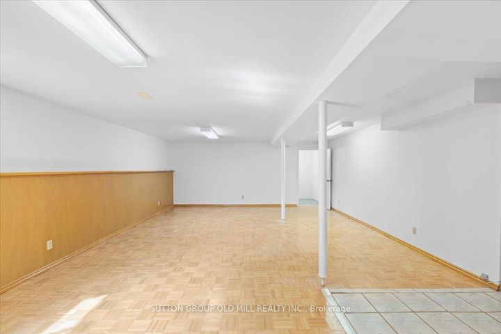 Photo 22 at 37 Brandy Crescent, East Woodbridge, Vaughan