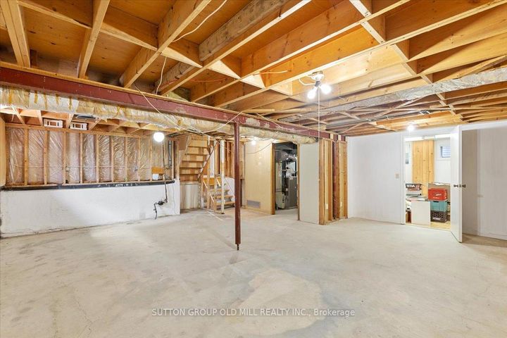 Photo 25 at 37 Brandy Crescent, East Woodbridge, Vaughan