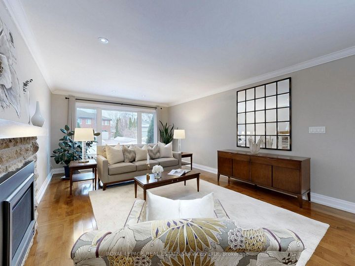 Photo 2 at 219 Grandview Avenue, Grandview, Markham