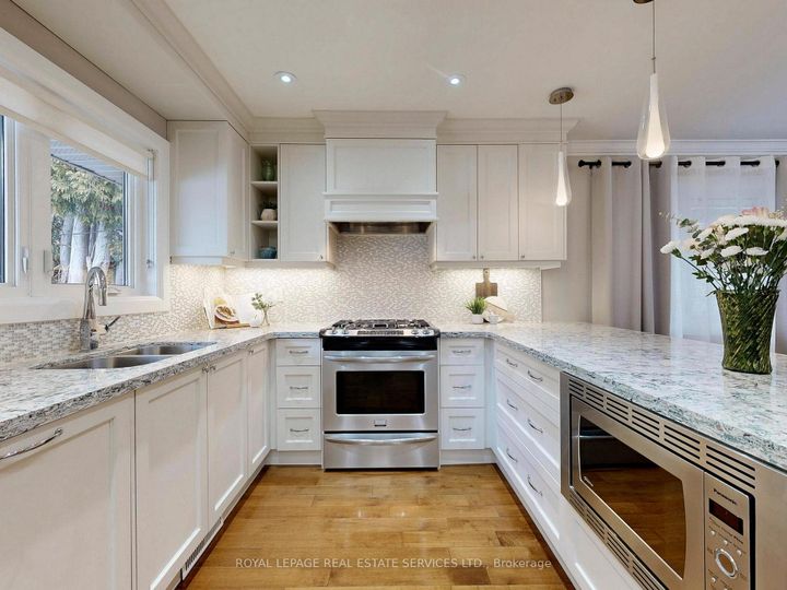 Photo 9 at 219 Grandview Avenue, Grandview, Markham