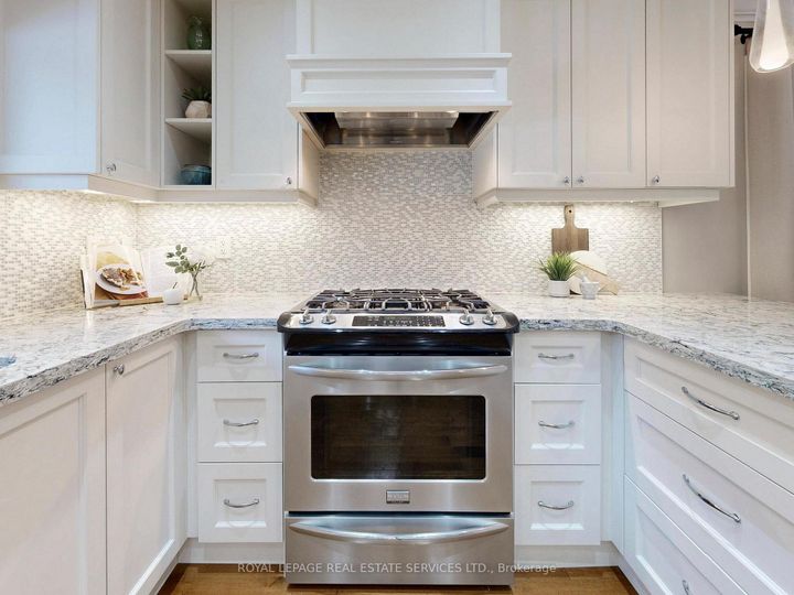 Photo 10 at 219 Grandview Avenue, Grandview, Markham