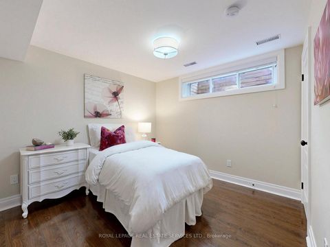 Photo 33 at 219 Grandview Avenue, Grandview, Markham