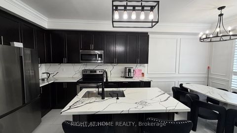 Photo 3 at 71 Betony Drive, Oak Ridges, Richmond Hill