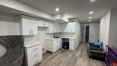 Photo 11 at 71 Betony Drive, Oak Ridges, Richmond Hill