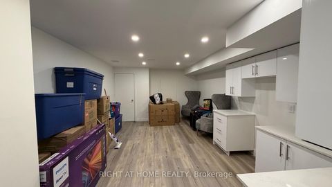 Photo 12 at 71 Betony Drive, Oak Ridges, Richmond Hill